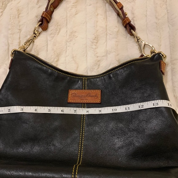 Almost new black leather Dooney and Bourke single strap hobo bag - Picture 4 of 9